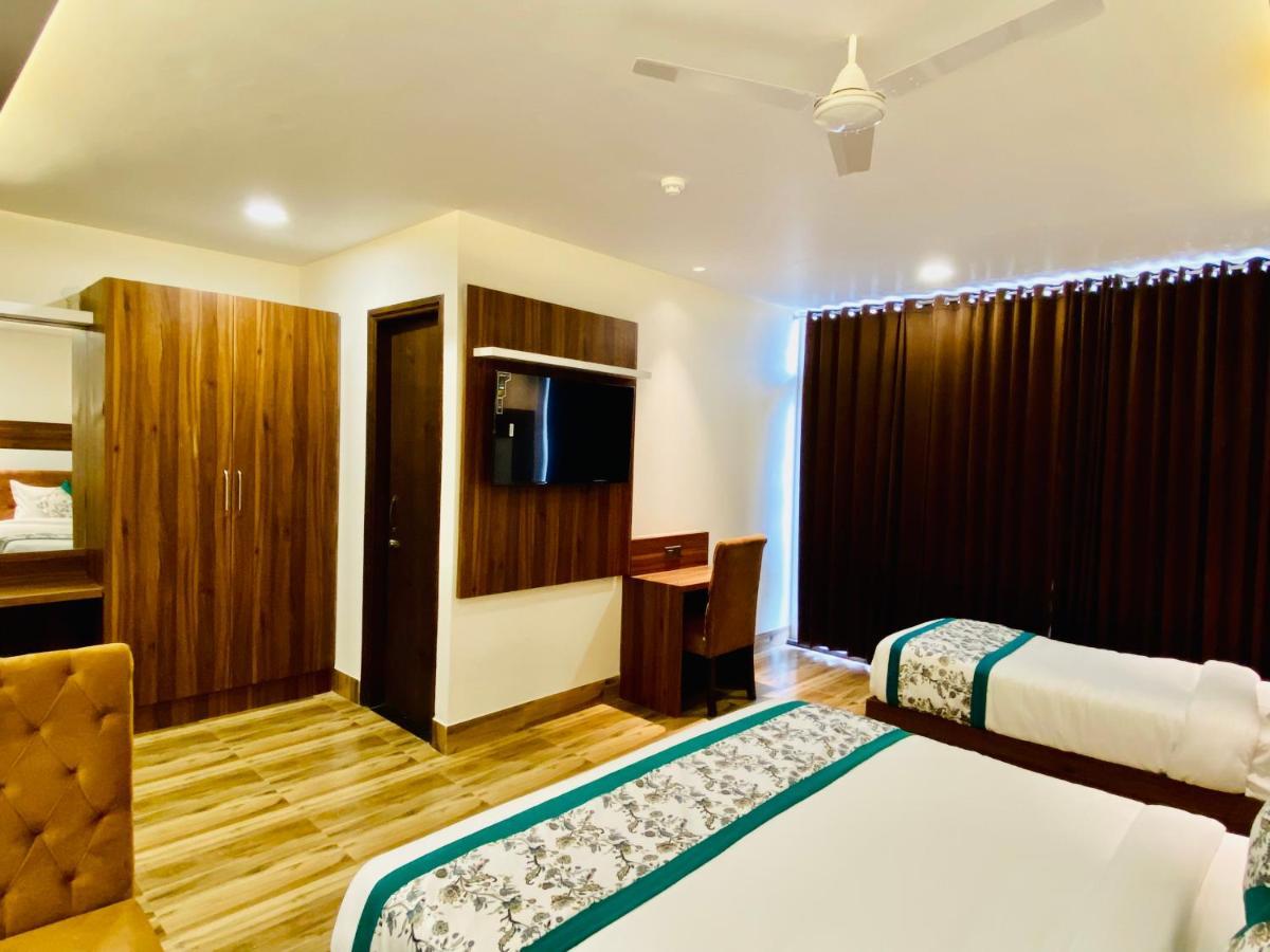 אמריצר Hotel White House By An Hotels - Walking Distance From Golden Temple מראה חיצוני תמונה