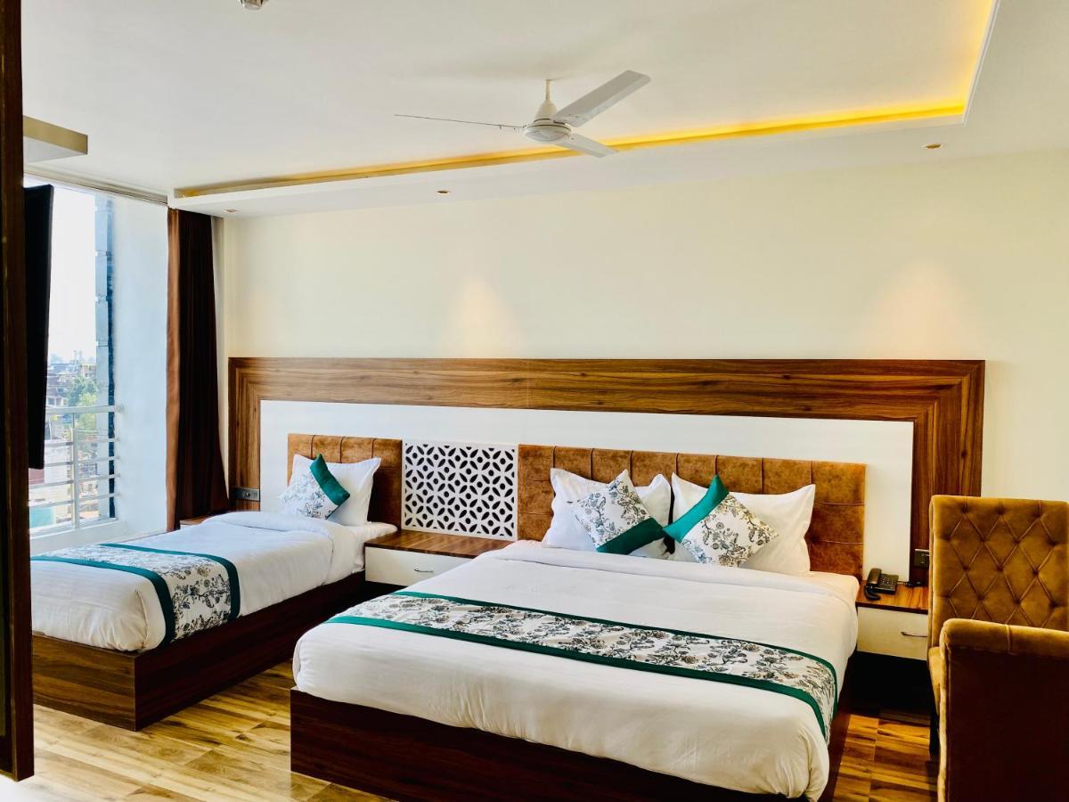 אמריצר Hotel White House By An Hotels - Walking Distance From Golden Temple מראה חיצוני תמונה