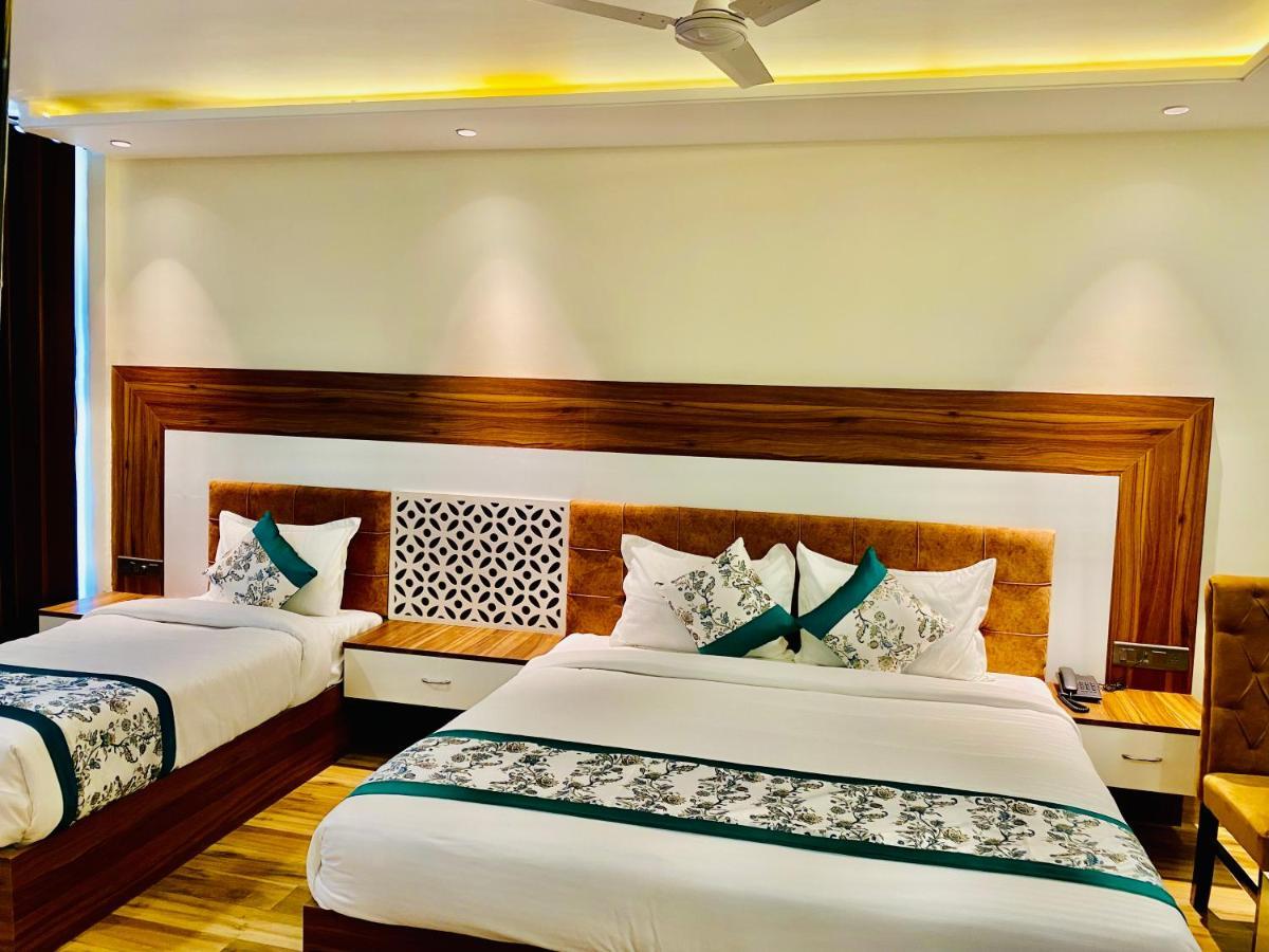 אמריצר Hotel White House By An Hotels - Walking Distance From Golden Temple מראה חיצוני תמונה