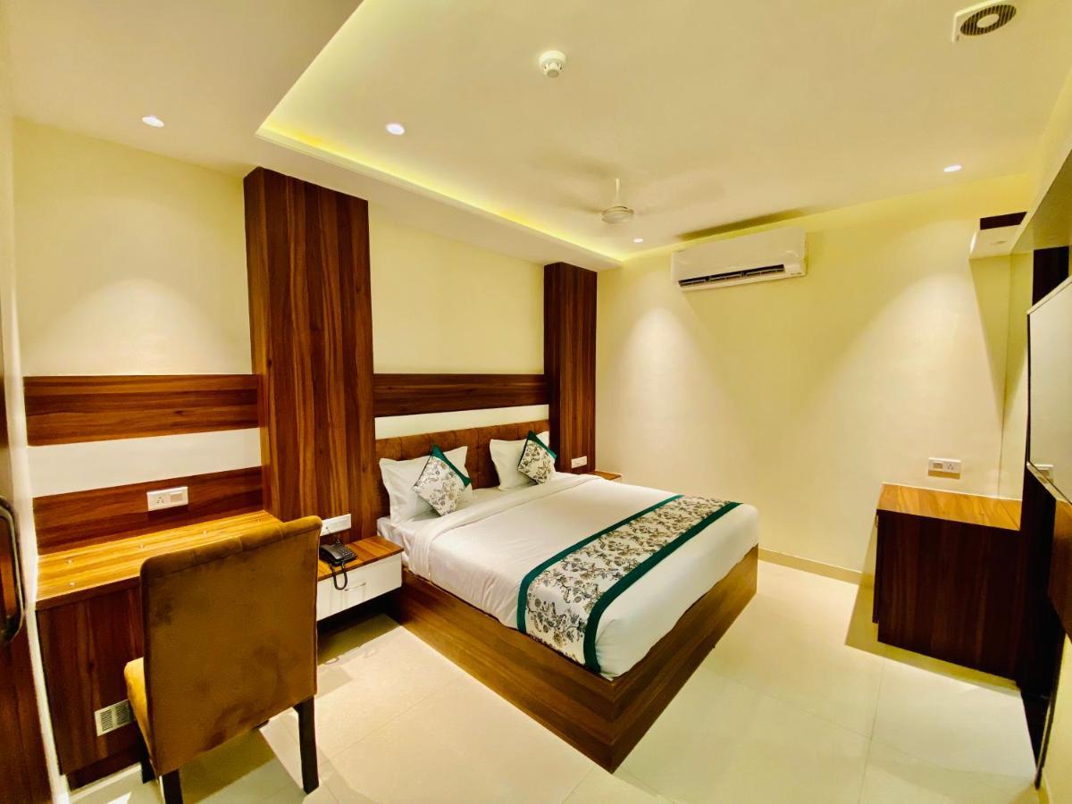 אמריצר Hotel White House By An Hotels - Walking Distance From Golden Temple מראה חיצוני תמונה