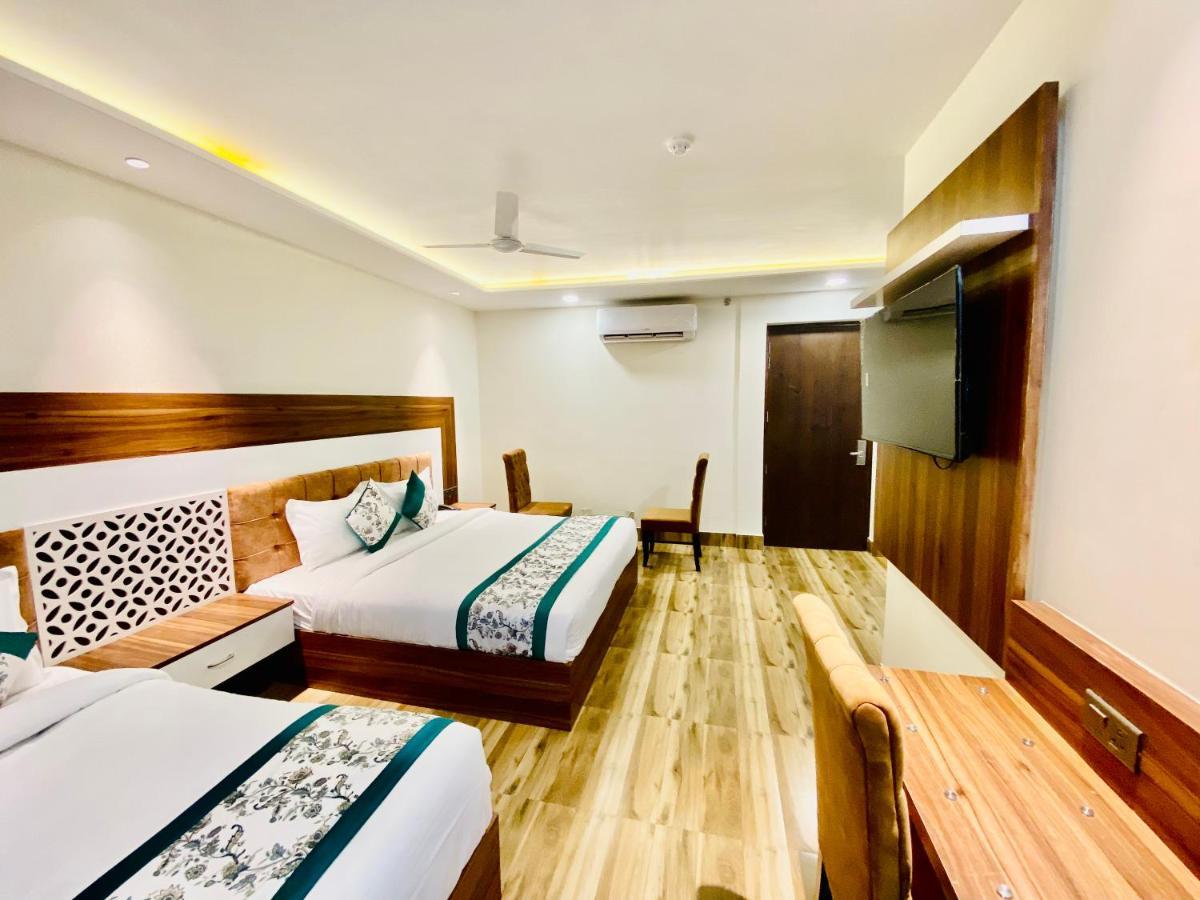 אמריצר Hotel White House By An Hotels - Walking Distance From Golden Temple מראה חיצוני תמונה
