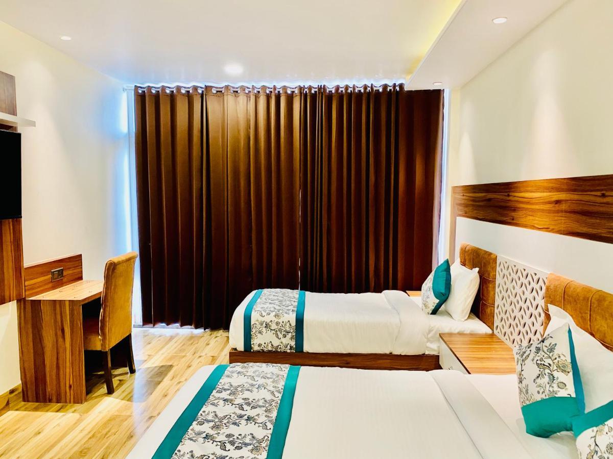 אמריצר Hotel White House By An Hotels - Walking Distance From Golden Temple מראה חיצוני תמונה