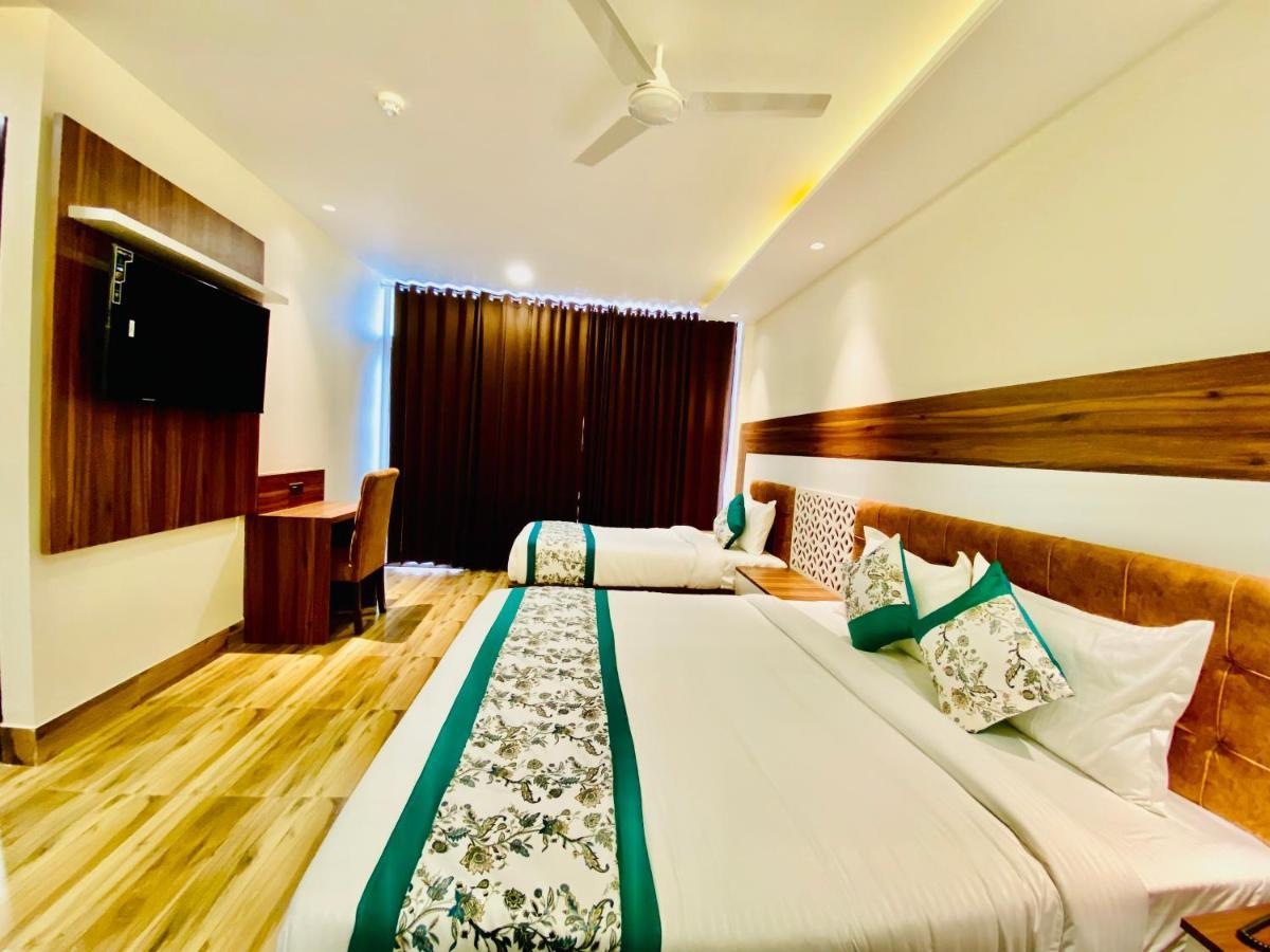 אמריצר Hotel White House By An Hotels - Walking Distance From Golden Temple מראה חיצוני תמונה